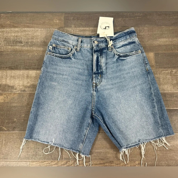 Lovers + Friends Pants - NWT Lovers and Friends Devon High Rise 90's Cut Off in Islandia